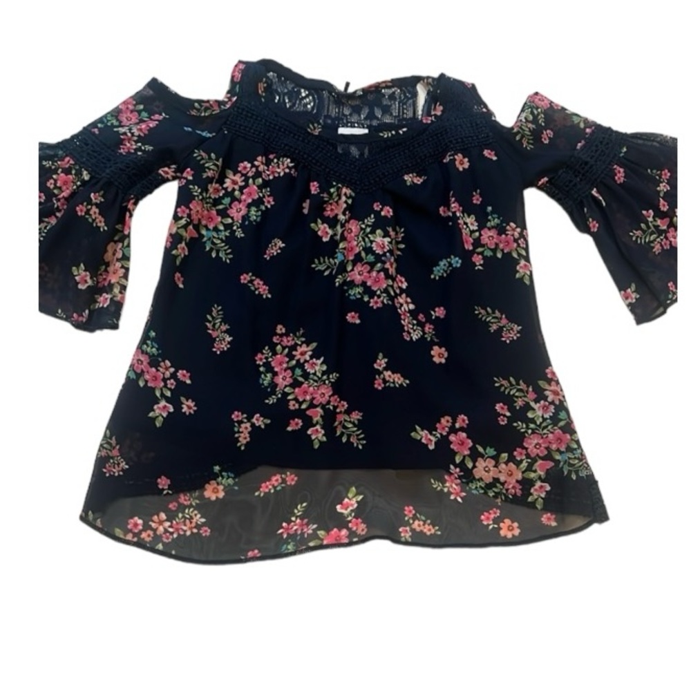 Girls top size 4-5